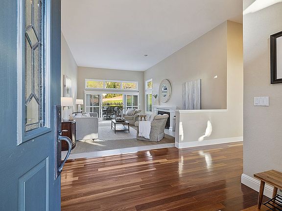 4th image of 360 Red Maple Dr