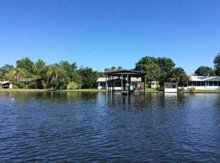 103 Tall Palms Ln, Welaka, FL 32193