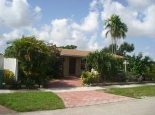 1400 NE 200th St, Miami, FL 33179