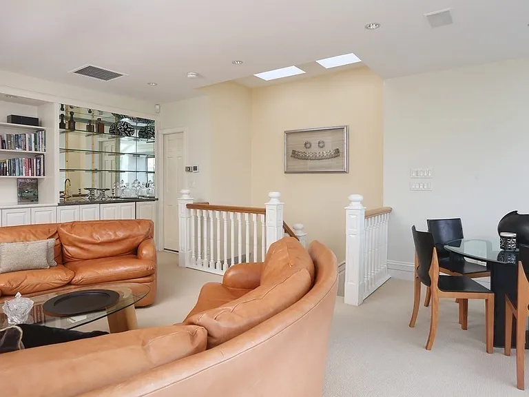 412 Beacon St #9 — Photo 6