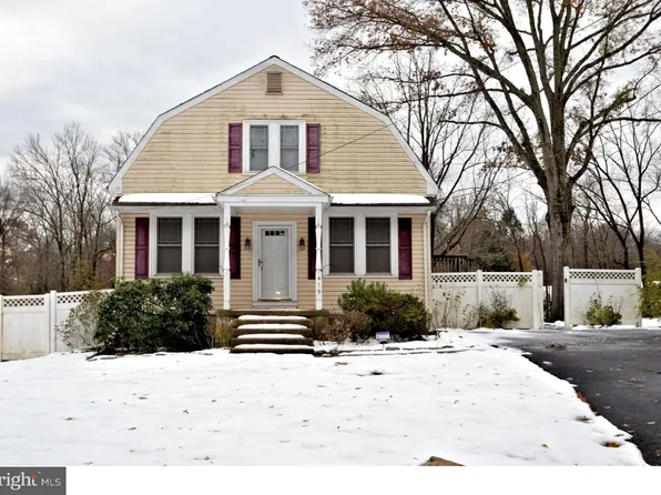 419 W Township Line Rd, Norristown, PA 19403