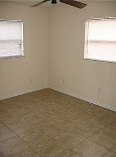 4th image of 4014 Kingsport Dr