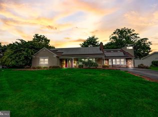 83 Country Club Rd, Willingboro, NJ 08046