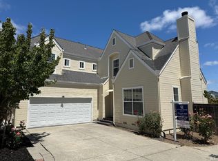 2340 Roburta Ln, Santa Rosa, CA 95403