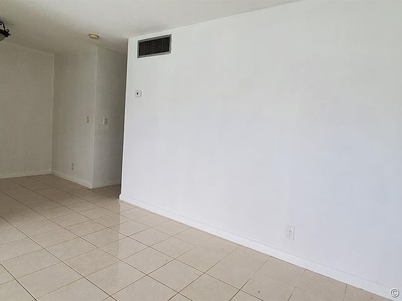 3rd image of 1715 Wiley St APT 17