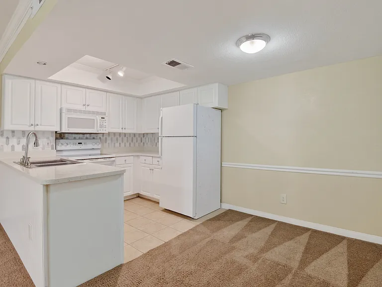 100 Fairway Park Blvd #511 — Photo 9