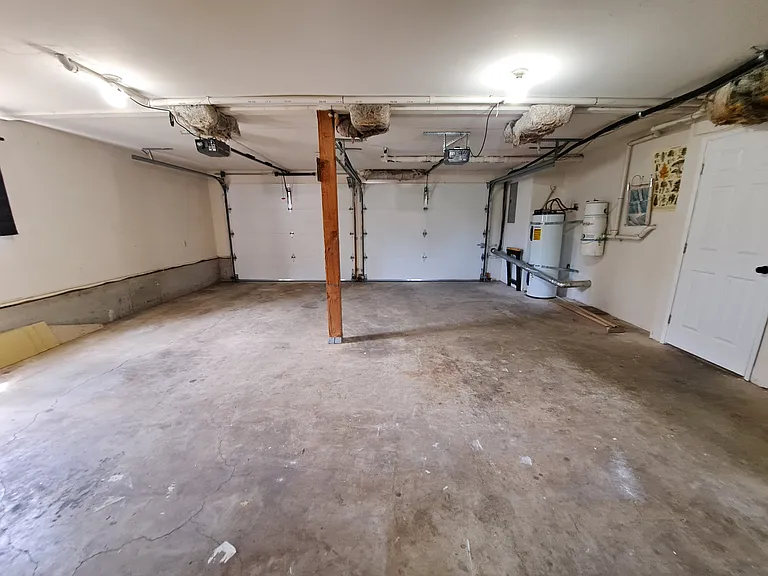 1316 S Woodlawn St — Photo 52