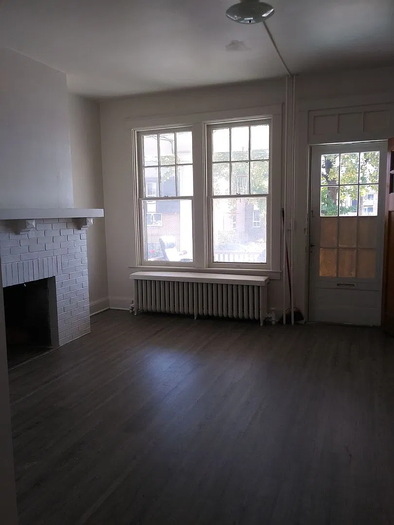 525 E End Ave — Photo 2