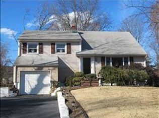 114 Overbrook Rd, Piscataway, NJ 08854