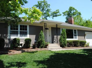 206 Harvey Ave, Grayslake, IL 60030