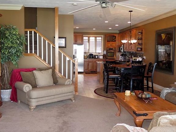 4th image of 1214 Gordon Dr Unit 3