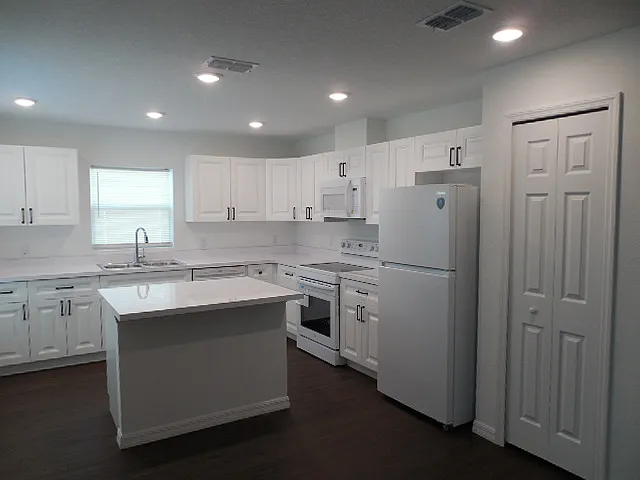 10311 Usher Street, Spring Hill Fl. 34608 Brand New 2-bedroom 2 bath — Photo 2