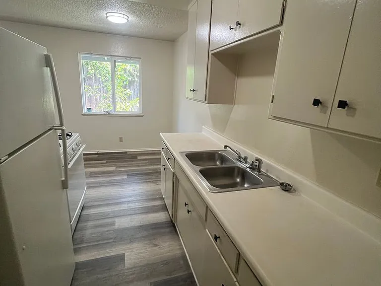 1168 Nevada Ave — Photo 9