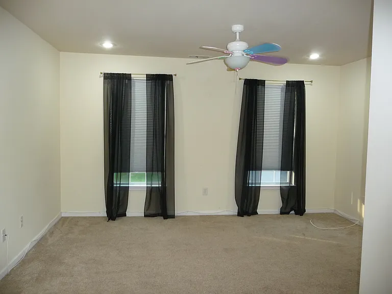 220 Roosevelt Dr — Photo 10