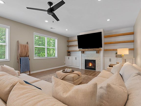 4th image of 118 Waltzing Vine Ln