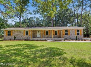 12908 Dixie Hill Dr, Moss Point, MS 39562