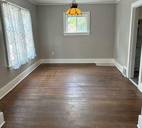3rd image of 1719 8th St