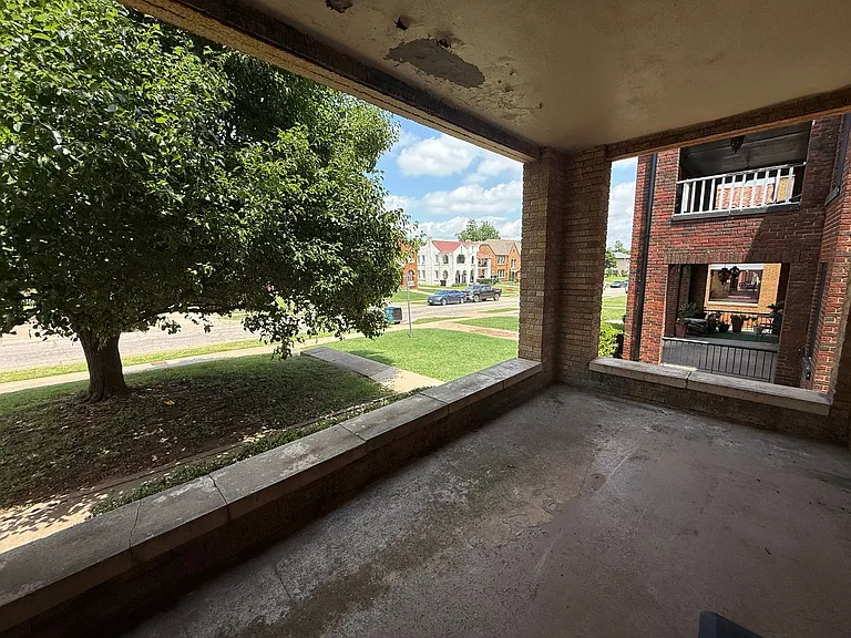 800 East Dr — Photo 5