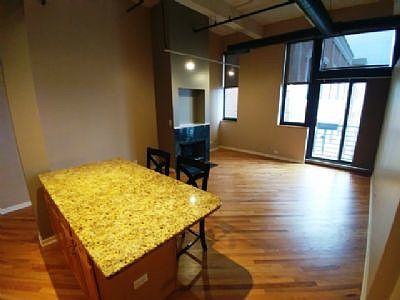 5th image of 2222 W Diversey Ave #Four