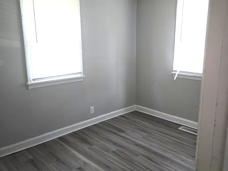 1165 S Drexel Ave — Photo 3