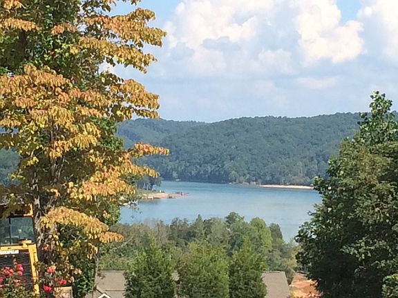 5th image of Mountain Crest Dr