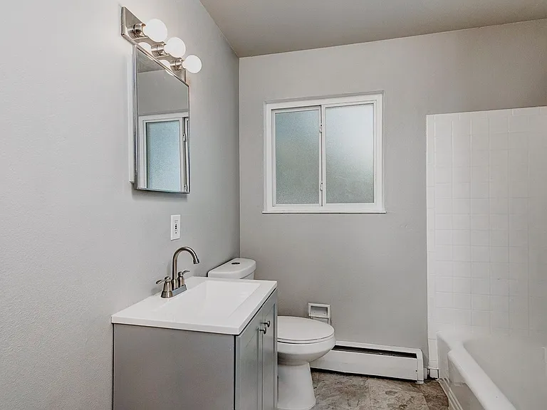 1415 S Corona Ave — Photo 9