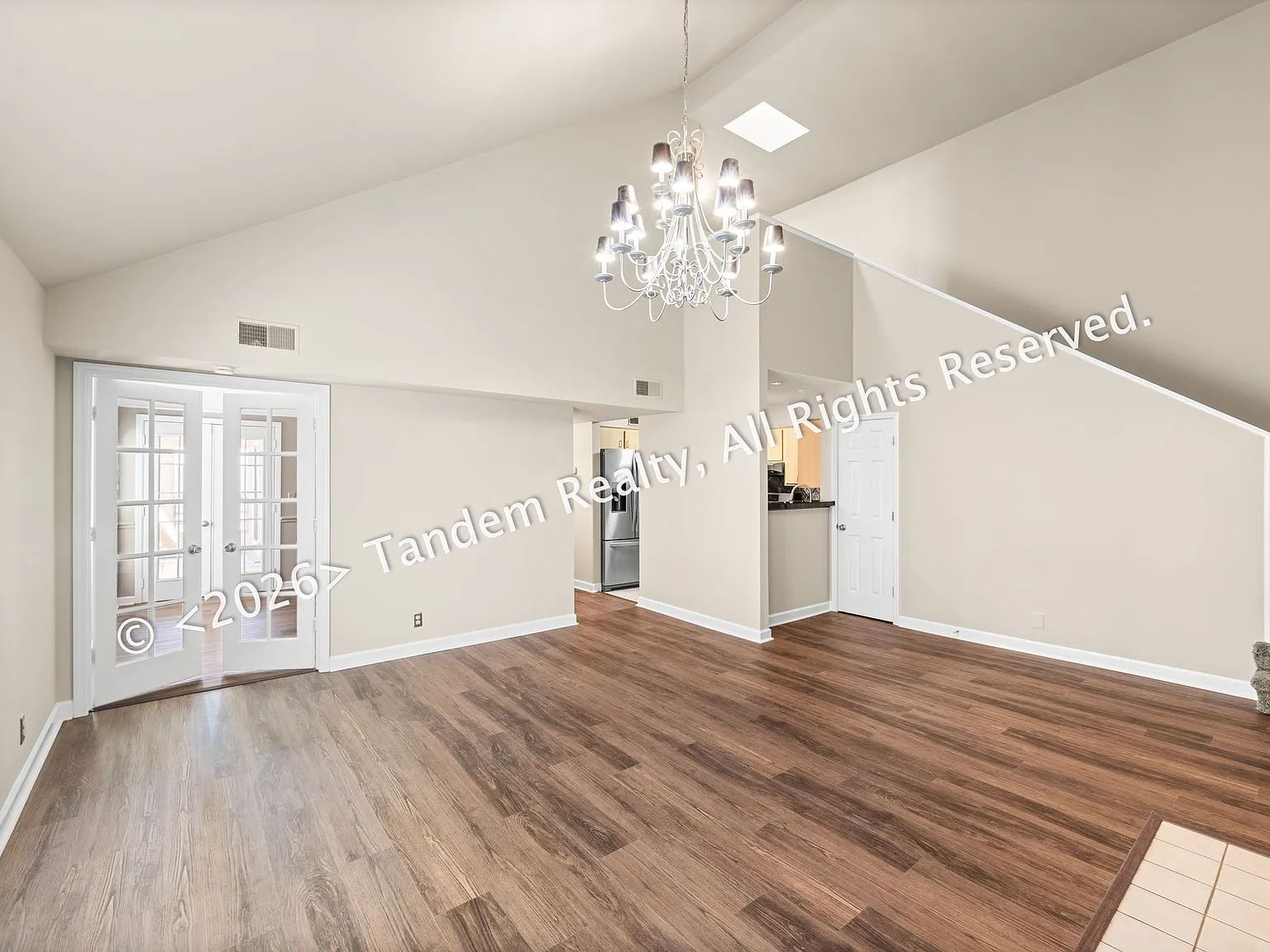 3 bed, 2.0 bath, 1498 sqft, $2,595 — Photo 4