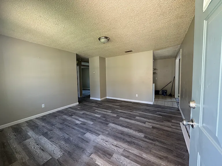 459 Bowie St — Photo 7