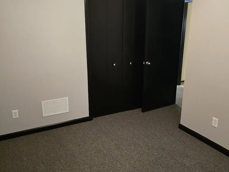 513 S Park Square Dr — Photo 8
