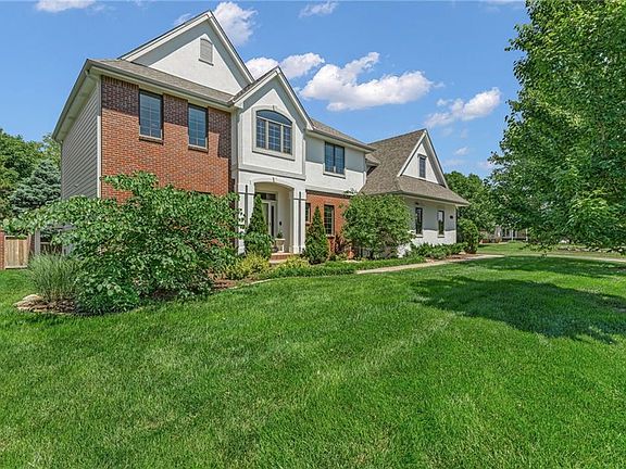 2nd image of 4728 Wimbledon Dr