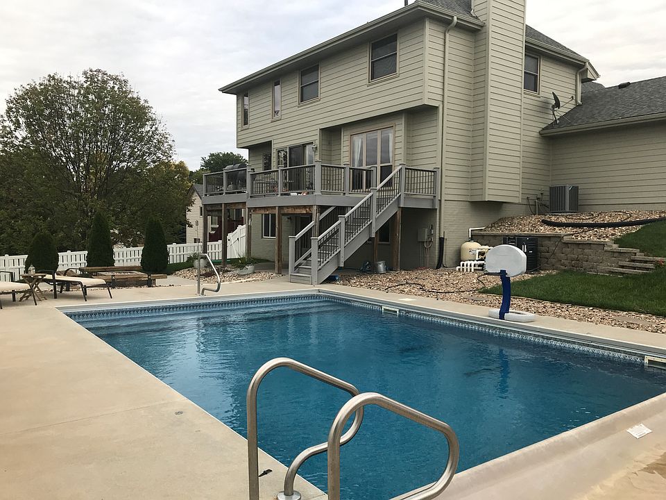 1st image of 2118 N 151st Avenue Cir