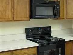3rd image of 3832 Beaumont Ln