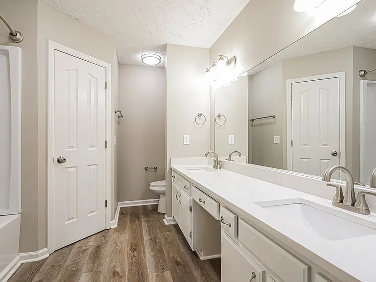 1723 Locerbie Dr — Photo 10
