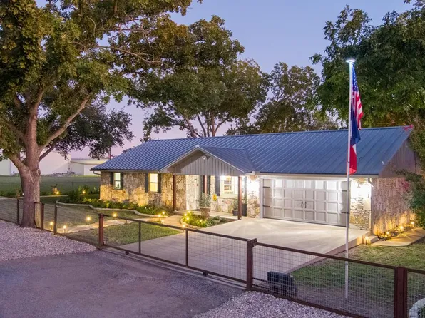 116 E Willow Way, Kerrville, TX 78028