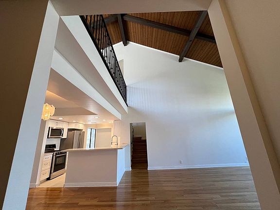3rd image of 11706 Montana Ave APT 302