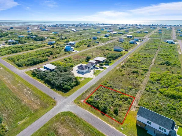 444 Forest Oak Ln, Rockport, TX 78382