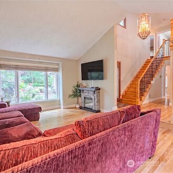 5th image of 14435 NE Valley View Lane