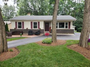 26W035 Hazel Ln, Wheaton, IL 60187