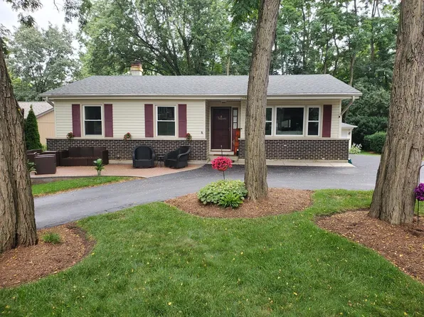 26W035 Hazel Ln, Wheaton, IL 60187