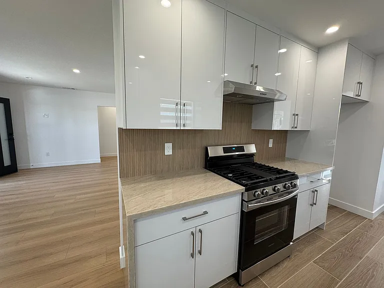 7740 Bonner Ave — Photo 15