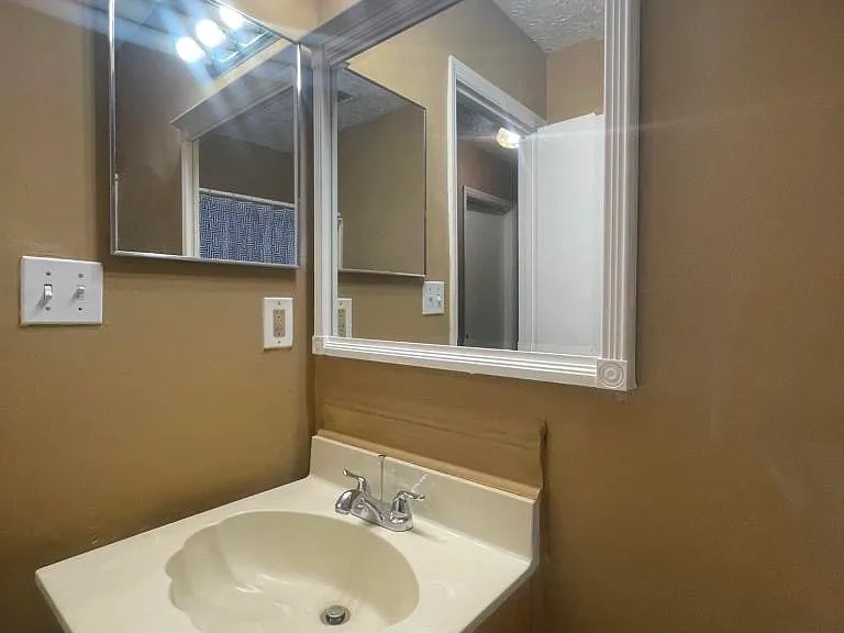 5133 Galbraith Cir — Photo 12