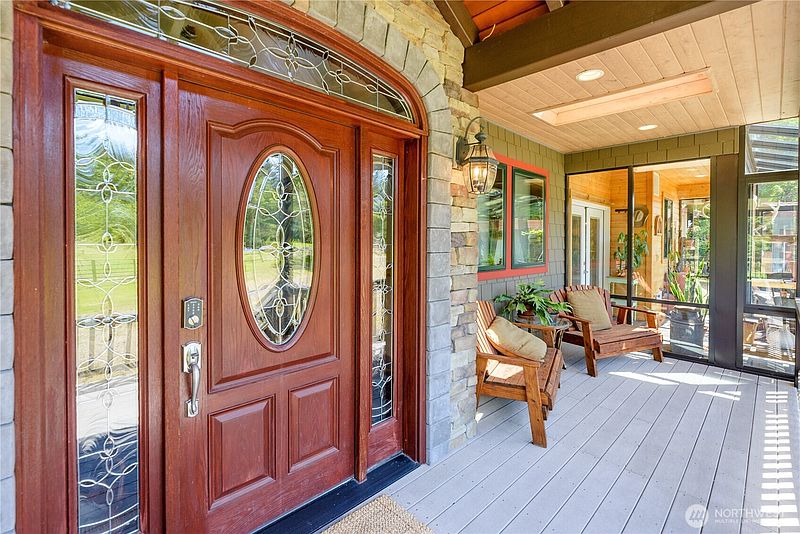 3rd image of 1743 Freshwater Bay Road