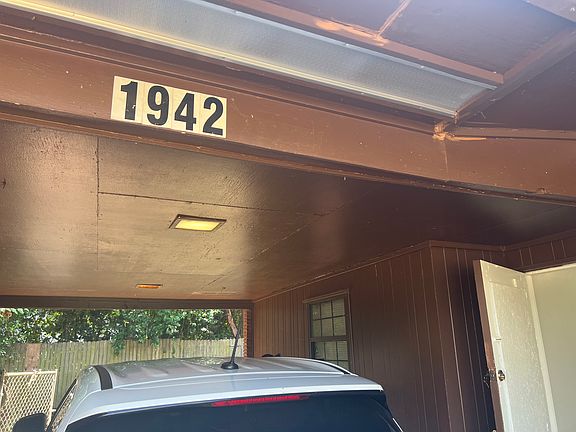 2nd image of 1942 S Riverview Cir