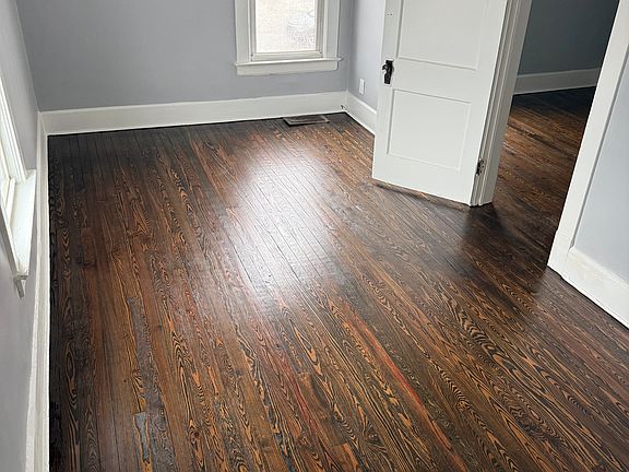 5th image of 14927 Puritas Ave #2
