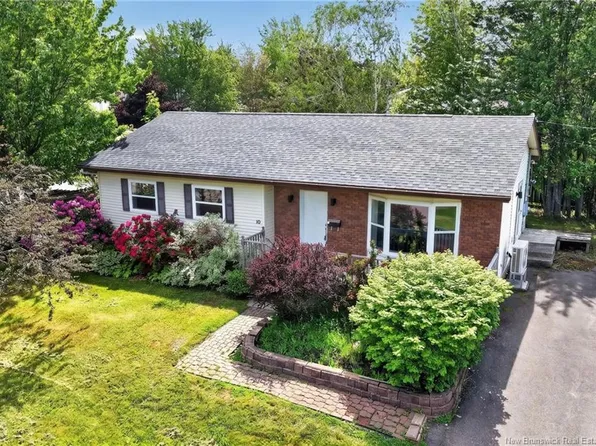 10 Summerhill Dr, Moncton, NB E1C 9C1