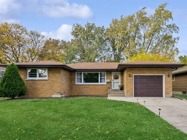 654 E 161st Pl, South Holland, IL 60473