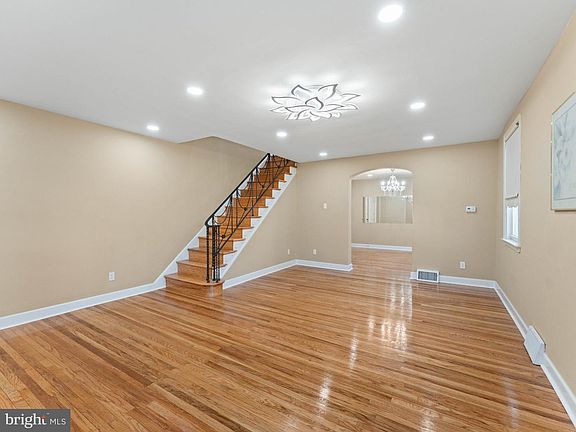 3rd image of 1136 Kerper St