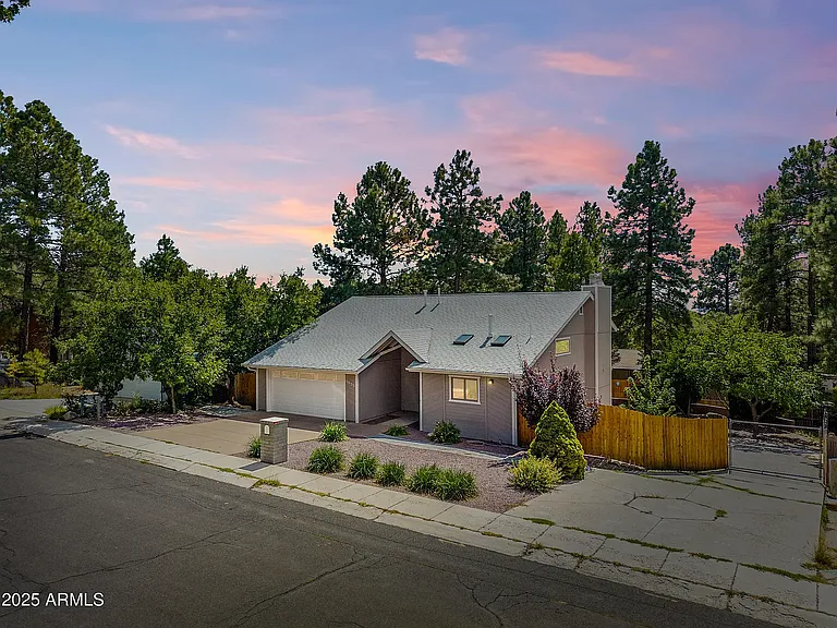 1535 E Appalachian Rd — Photo 1