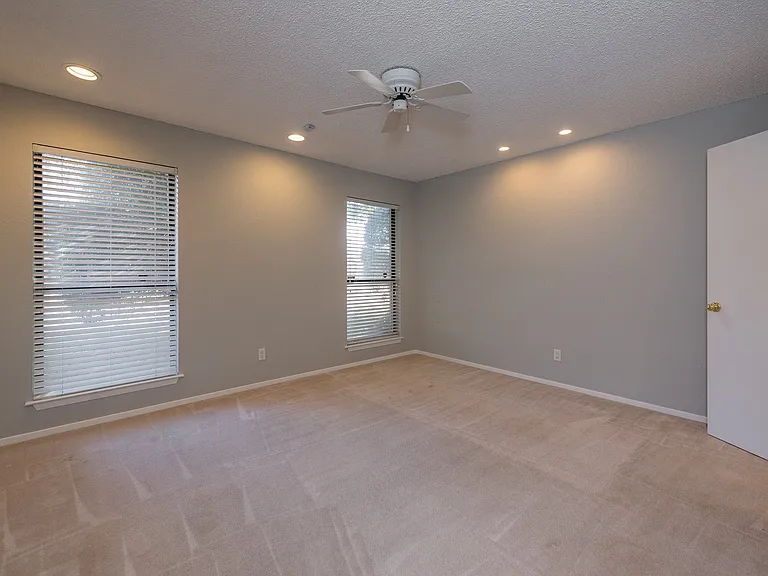 5128 Ledgestone Dr — Photo 10