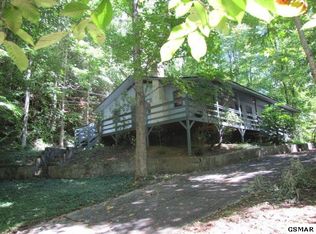 609 Woodland Dr, Gatlinburg, TN 37738